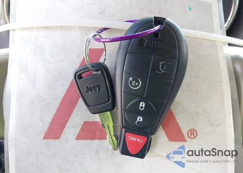 2011 Jeep Grand Cherokee Laredo z USA, uszkodzony, nr VIN 1J4RR4GG0BC523196